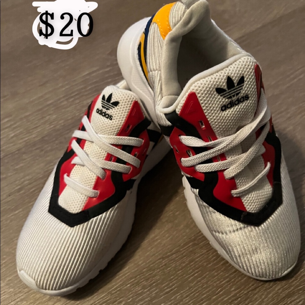 Boy’s Adidas Tennis Shoes